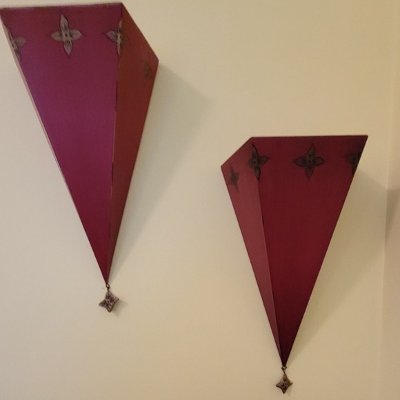 SL@H PAIR OF SASSY RED EITH GOLD DETAIL WALL SCONCES - Picture 1 of 9